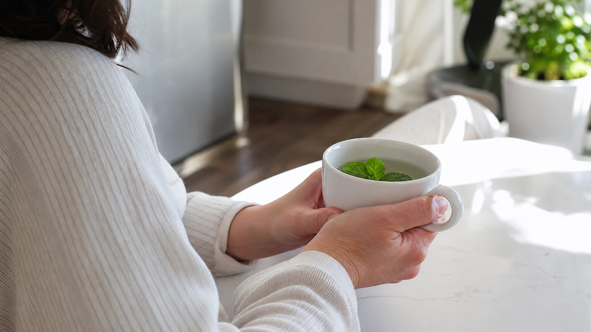 Peppermint Oil and Nausea: What the Inhalation Trials Measured
